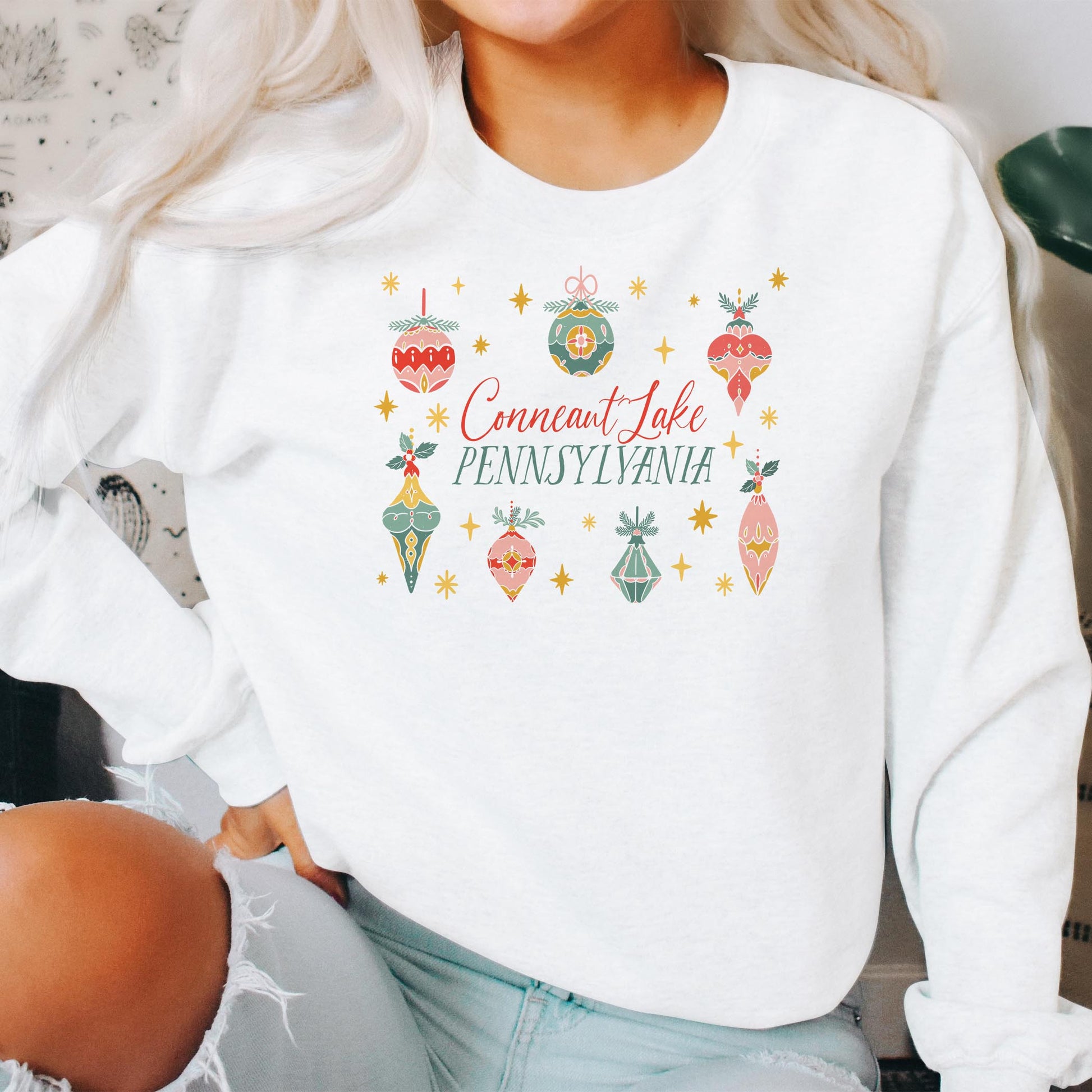 Gildan Sweatshirt White-Ornament Gems Conneaut Lake Pennsylvania -1