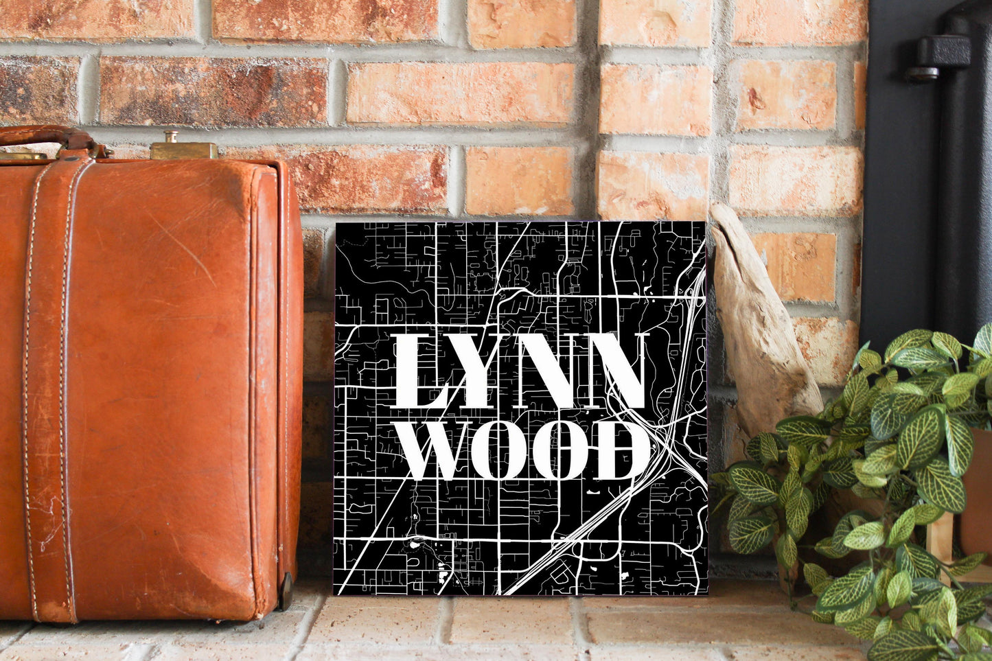 Minimalistic B&W Washington Lynnwood Map | Wood Sign | Eaches | Min 2