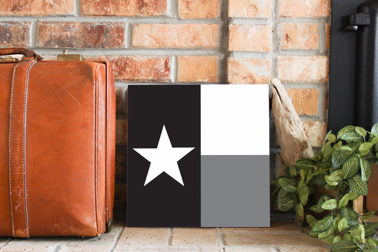 Minimalistic B&W Texas State Flag | Wood Sign | Eaches | Min 2