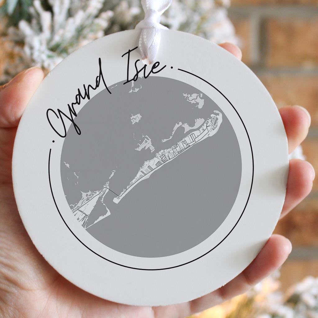 Minimalist B&W Louisiana Grand Isle Circle Map | Wood Ornament | Eaches | Min 6