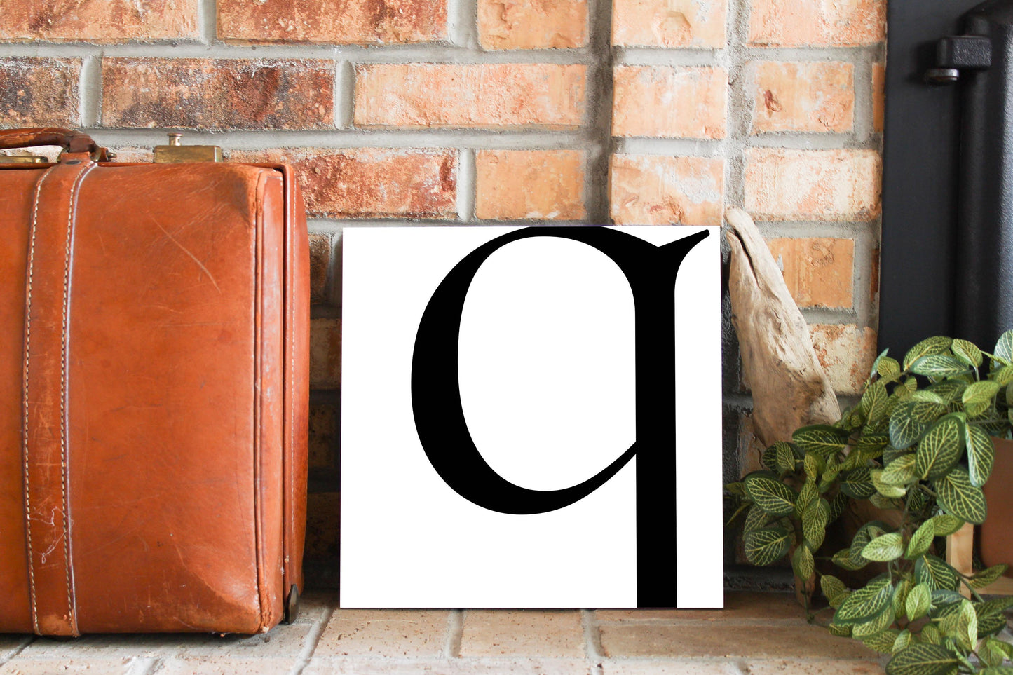 Minimal Monogram Q| Wood Sign | Eaches | Min 2