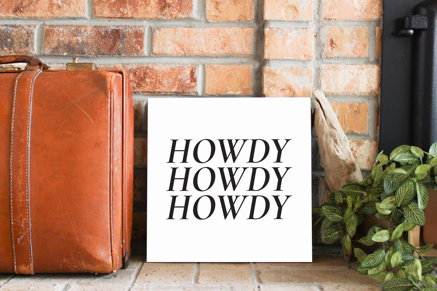 Minimalistic B&W Texas Howdy | Wood Sign | Eaches | Min 2